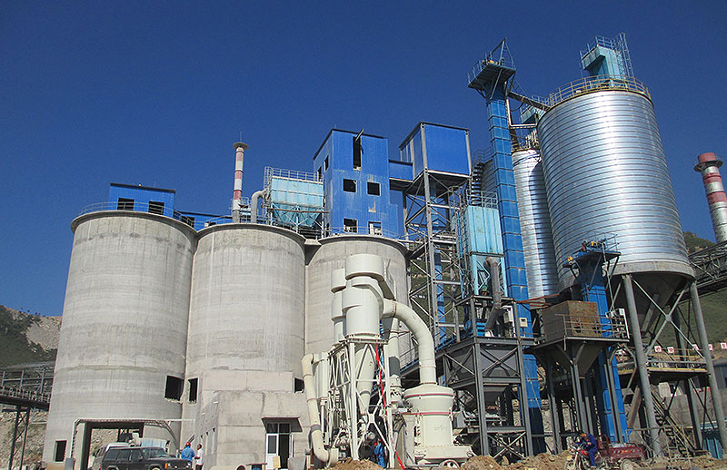 膨潤土立式磨粉機